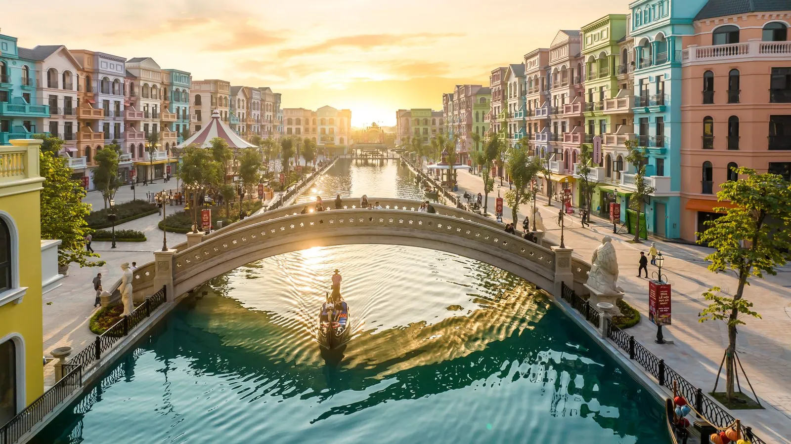 2 bể bơi phong cách Olympic